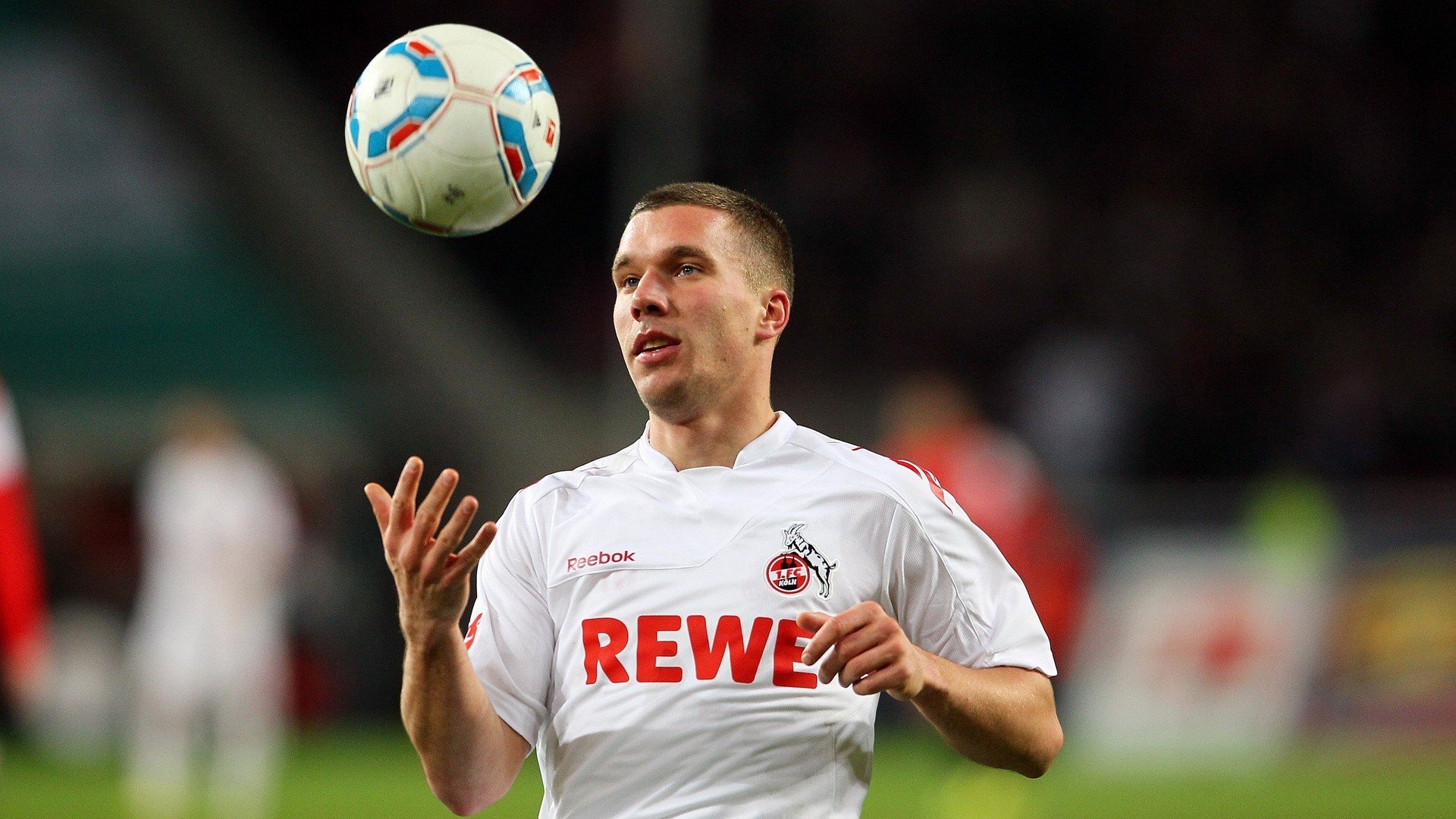 跨界传奇，当皇马单节击溃尤文，穆勒在NBA季后赛接管比赛