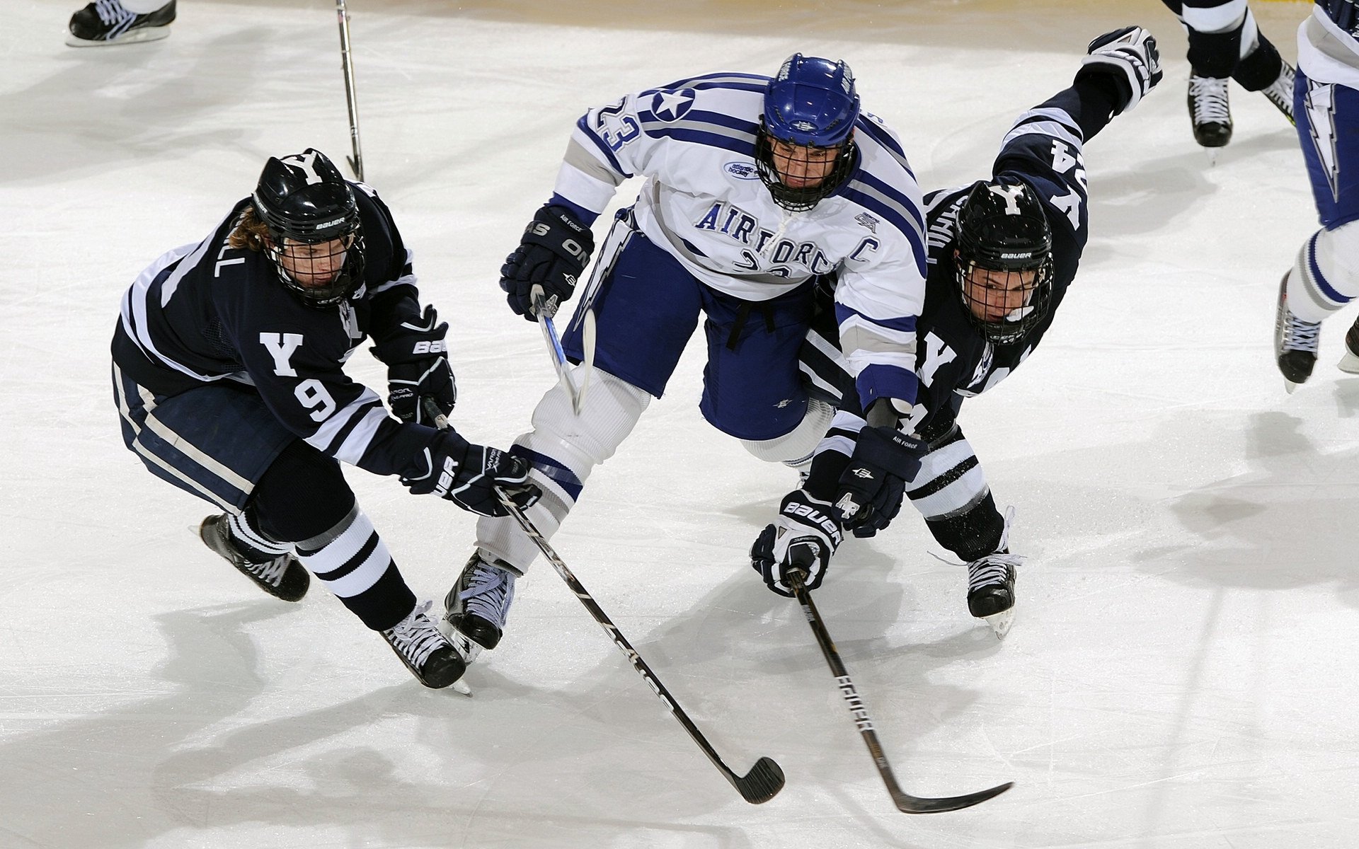 许昕关键制胜，中国队3-0横扫瑞典队，展现国乒王者风范